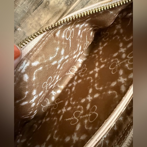 Light Pink and Cream Patterned Purse - Picture 5 of 8